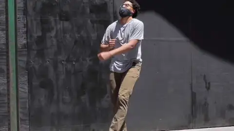 Nova música do Bon Iver tem Bruce Springsteen e Jenny Lewis ajudando nos vocais. Veja "AUATC"