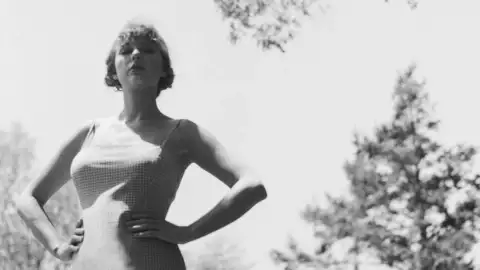 Taylor Swift passa segunda semana no topo da parada de álbuns do Reino Unido com "folklore"