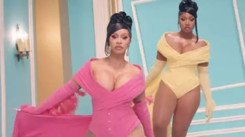 "WAP" de Cardi B e Megan Thee Stallion tem a melhor estreia da semana no Reino Unido