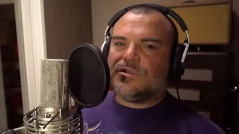 Tenacious D faz performance bem-humorada no talk show de Jimmy Kimmel. Veja!