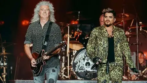 Em disputa acirrada, Queen supera BLACKPINK e fica no topo da parada britânica de álbuns