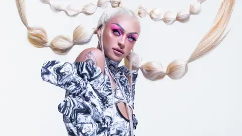 Revista inglesa elege o álbum "111", de Pabllo Vittar, como um dos melhores de 2020