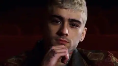 Ouça o novo álbum de Zayn, "Nobody Is Listening", com letras e traduções!