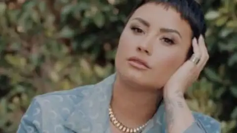 Demi Lovato em destaque no New York Times e muito mais nas imagens da semana