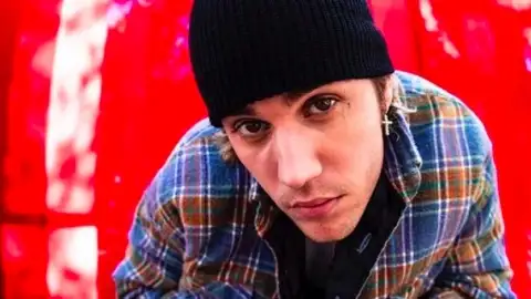 Justin Bieber lança, de surpresa, o EP "Freedom." Ouça com as letras!