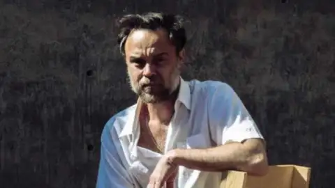 Álbum de Rodrigo Amarante ganha nota 9 em importante revista musical. Ouça "I Can't Wait"