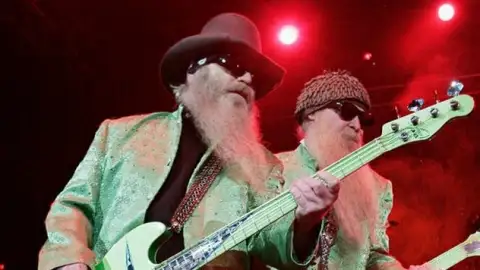 Astros da música lamentam morte de Dusty Hill. Guitarrista diz que ZZ Top seguirá em frente
