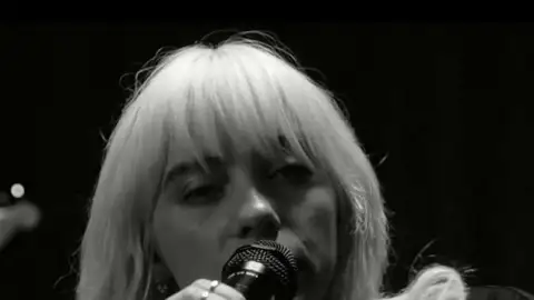 Veja a participação de Billie Eilish no "Live Lounge" da BBC