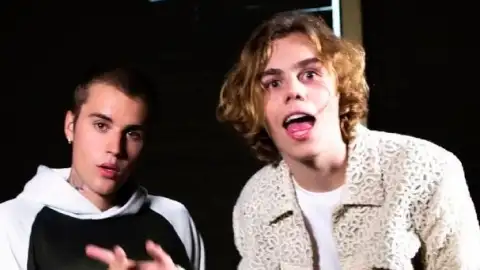 "Stay", de The Kid LAROI com Justin Bieber, volta ao topo da parada americana de singles