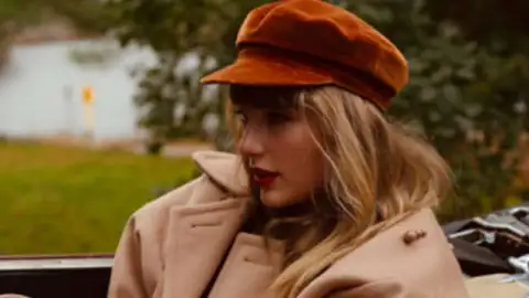 Nova versão de "All Too Well" leva Taylor Swift direto para o topo da parada de singles dos EUA