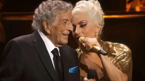 Em seu último show, Tony Bennett canta "Anything Goes" com Lady Gaga. Veja!