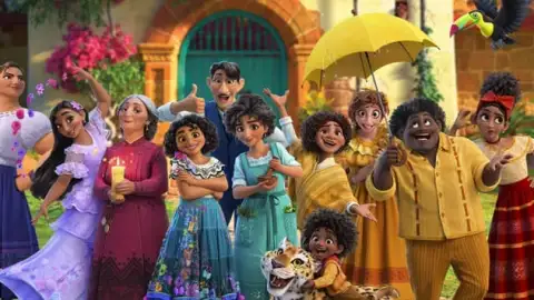 "Encanto" é a primeira trilha sonora da Disney a emplacar três canções no top 10 britânico