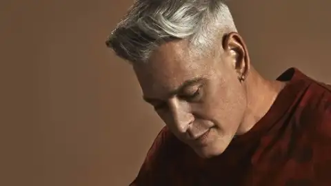 Matisyahu mostra com exclusividade no Vagalume a letra de "Mama Please Don't Worry"