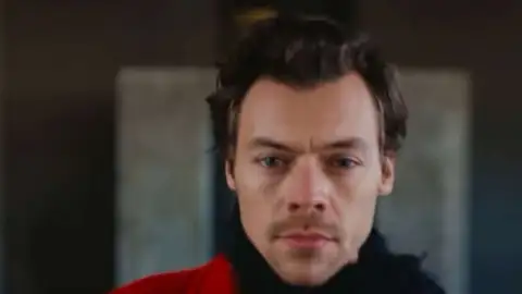 Com "As It Was", Harry Styles segue com o single mais popular da Grã Bretanha