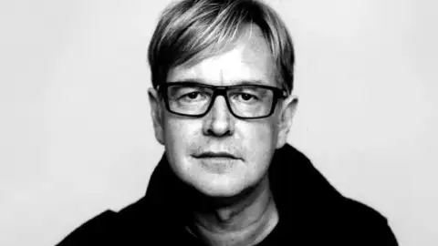 Andy Fletcher, membro fundador do Depeche Mode, morre aos 60 anos