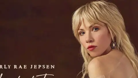 Carly Rae Jepsen anuncia novo álbum para outubro
