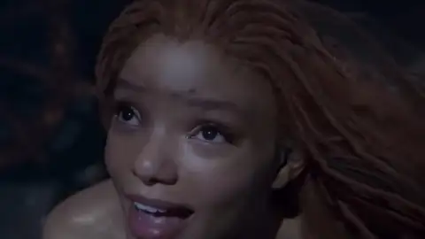 Halle Bailey fala sobre ataques racistas após ser anunciada como Ariel em "A Pequena Sereia"
