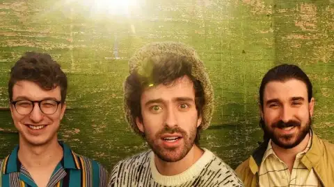 Em papo exclusivo, AJR ensina como manter unida uma banda formada por irmãos