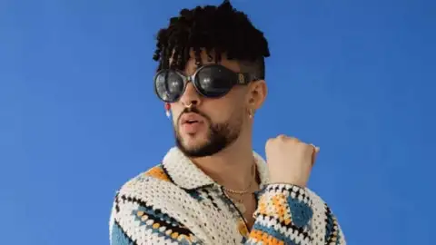 Bad Bunny completa 11 semanas não seguidas no topo da parada de álbuns dos EUA!