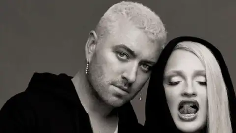 Sam Smith segue no topo da parada britânica de singles com "Unholy"