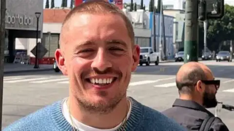 Dermot Kennedy anuncia "show" neste domingo na Avenida Paulista