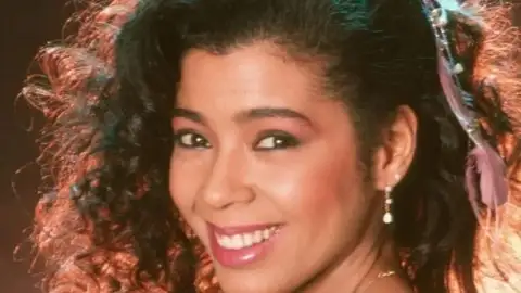Irene Cara, voz do sucesso "Flashdance... What A Feeling", morre aos 63 anos
