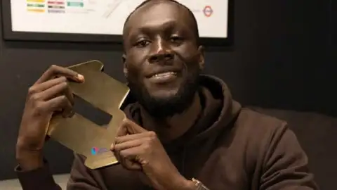 Em disputa acirrada, Stormzy bate Cliff Richard e fica no topo da parada britânica de álbuns
