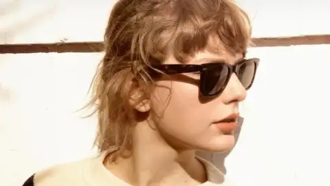 Taylor Swift e canções e álbuns de natal tomam conta das paradas de sucesso dos EUA