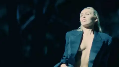 Pela terceira semana, "Flowers", de Miley Cyrus, é o single mais popular nos Estados Unidos 