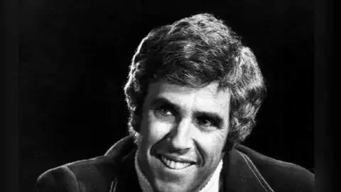 Burt Bacharach, autor de clássicos da música pop, morre aos 94 anos