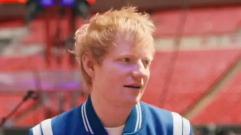 Ed Sheeran ameaça abandonar a carreira se perder processo de plágio: "Acho um insulto"