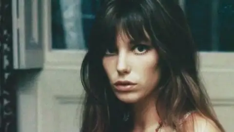 Jane Birkin, lenda da música e do cinema da França, morre aos 76 anos