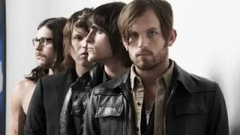 Kings of Leon tocam músicas inéditas em Londres