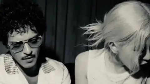 Em clima de flerte, Bruno Mars e Rosé trocam mensagens nas redes e dão dica de parceria