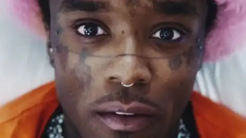 Lil Uzi Vert está de volta com o álbum "Eternal Atake 2". Escute com todas as letras