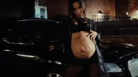 "São Paulo", de The Weeknd e Anitta, tem a melhor estreia da semana na parada britânica