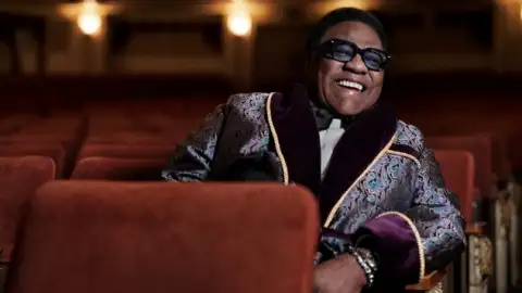 Lenda da soul music, Al Green regrava "Everybody Hurts" do REM. Ouça!