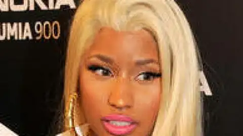 Nicki Minaj estreia no topo da Billboard com "Pink Friday: Roman Reloaded"