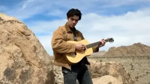 Joe Jonas confessa que quase vazou o próprio álbum por ansiedade