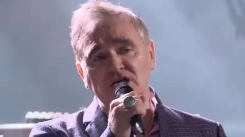 Morrissey cancela shows nos EUA após ameaça de morte 