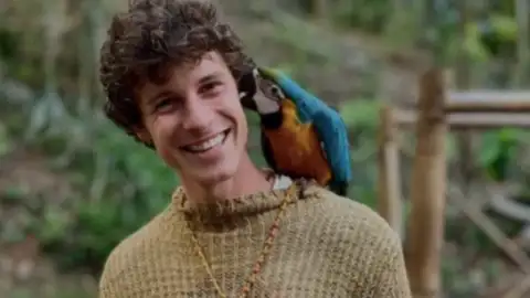 Shawn Mendes visita São Paulo e vivencia cultura indígena em Jaraguá