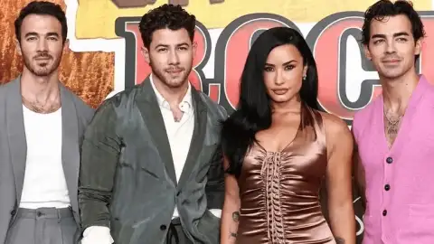 Demi Lovato e Jonas Brothers se reencontram na estreia de "Camp Rock 3"
