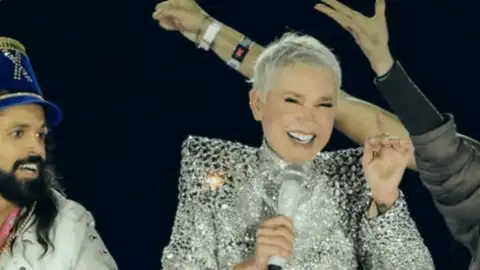 Xuxa rebate críticas ao corpo e cita Ney Matogrosso: "Ninguém fala nada"