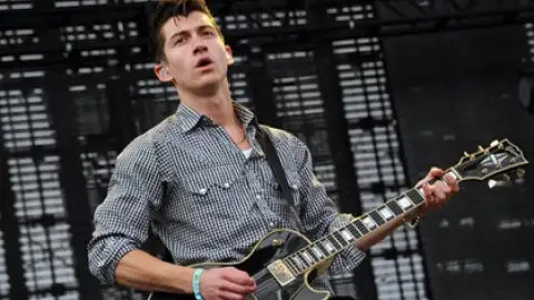 Arctic Monkeys: "Fingíamos que éramos o Oasis na escola"