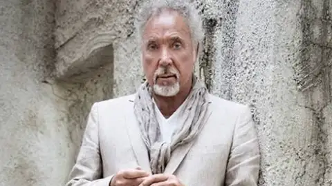 Tom Jones quer trabalhar com Eminem