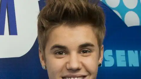 Justin Bieber quer montar time de futebol com David Beckham