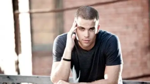Mark Salling, de Glee, lança carreira solo