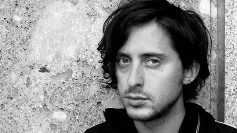 Carl Barat, do The Libertines, lança livro e álbum solo