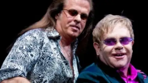 Baixista de Elton John é encontrado morto