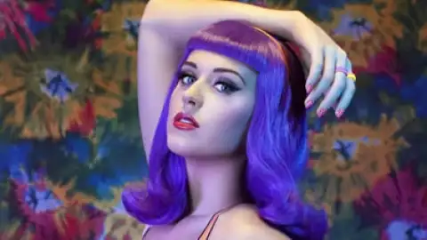 Recorde de Katy Perry com "Teenage Dream" completa um ano